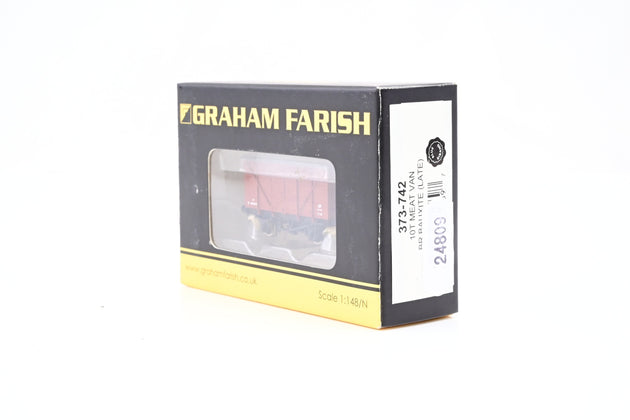 Graham Farish N Gauge 373-742 BR Bauxite 10T Meat Van No.B870032 -Boxed