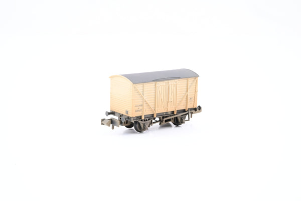 Graham Farish N Gauge 373-725D BR White 10T Insulated Goods Van No.B872177 - Factory Weathered, Boxed