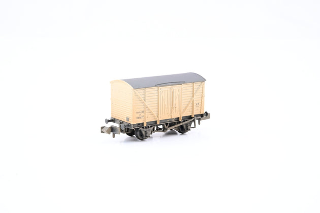 Graham Farish N Gauge 373-725D BR White 10T Insulated Goods Van No.B872177 - Factory Weathered, Boxed
