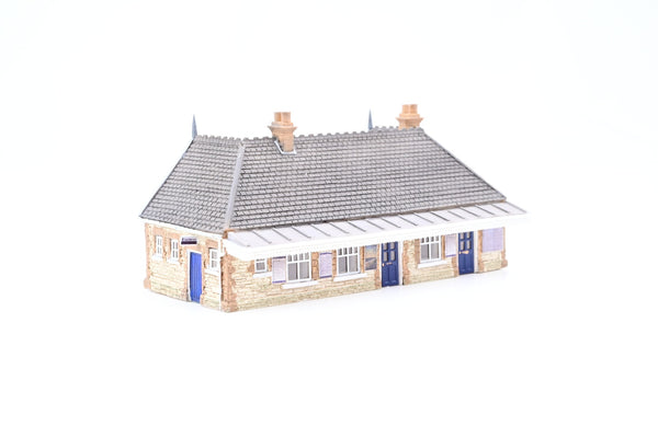 Graham Farish N Gauge 42-0095 Scenecraft Building 'Stone Booking Hall' - Boxed