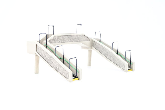 Graham Farish N Gauge 42-023 Scenecraft Building 'Concrete Footbridge' - Boxed
