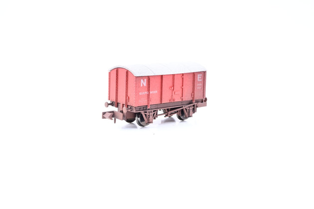 Dapol N Gauge 2F-013-006 NE Red Gunpowder Van No.71418 - Factory Weathered, Boxed