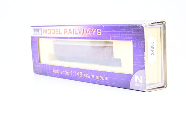 Dapol N Gauge NB003 BR Maroon 'Siphon H' Bogie Milk / Parcels Van No.W1431 - Boxed