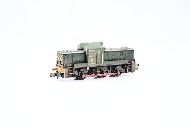 Graham Farish N Gauge 372-953 BR Green w/ Wasp Stripes Class 14 No.D9526 - Factory Weathered, Boxed