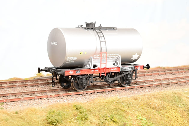 Dapol O Gauge 7F-062-001 British Petroleum Silver & Red Class A Anchor Mounted Tank Wagon No.6043 - Boxed