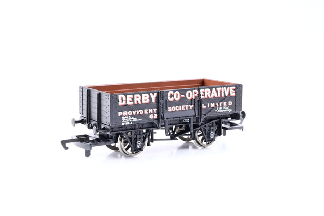 Hornby OO Gauge R6199 'Derby Co-operative' Black 5-Plank Wagon No. 62 - Boxed