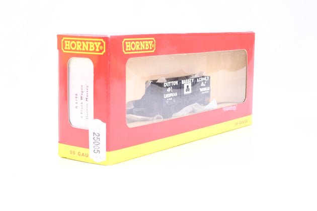 Hornby OO Gauge R6198 'Dutton Massey' Black 4-Plank Wagon No.41 - Boxed