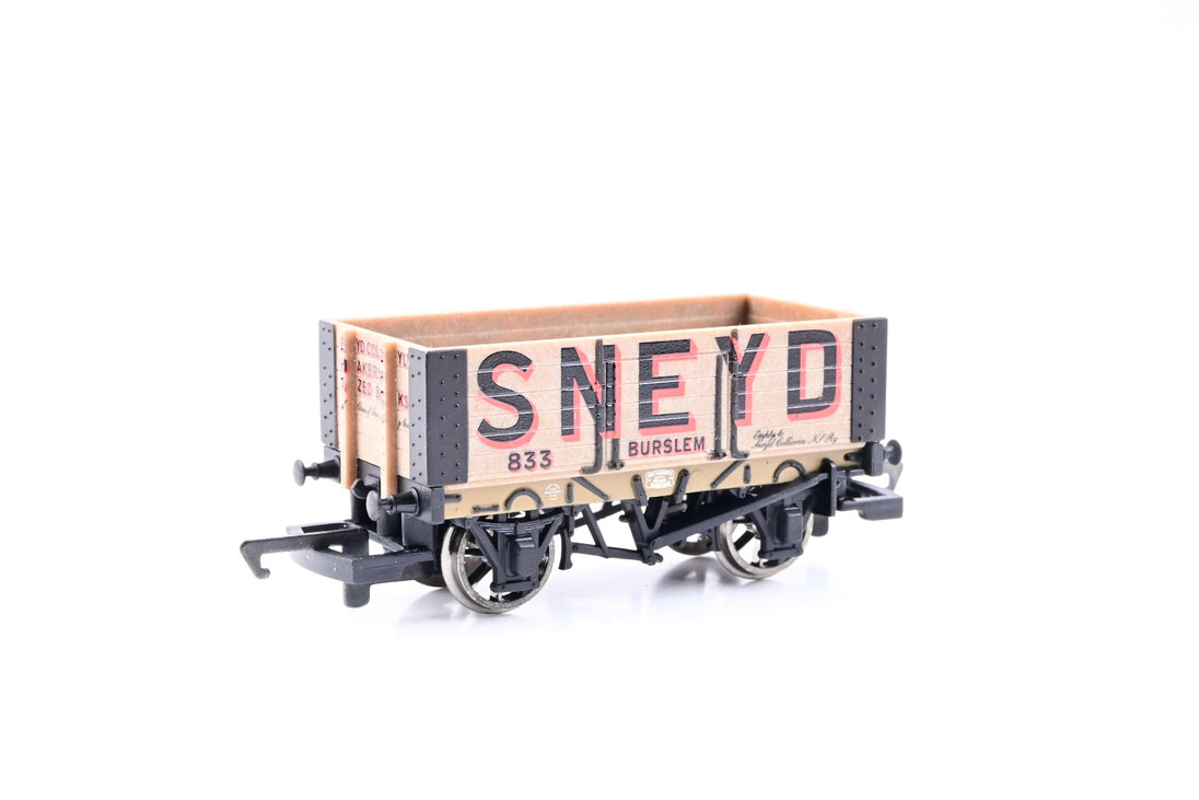 Hornby OO Gauge R6200 'Sneyd Colliery' Brown 6-Plank Wagon No.833 - Bo