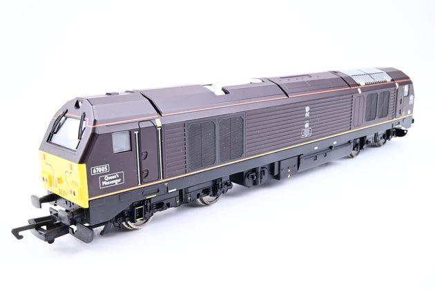 Hornby OO Gauge R2523 EWS Class 67 Locomotive Queens Messenger No.67005 - Boxed