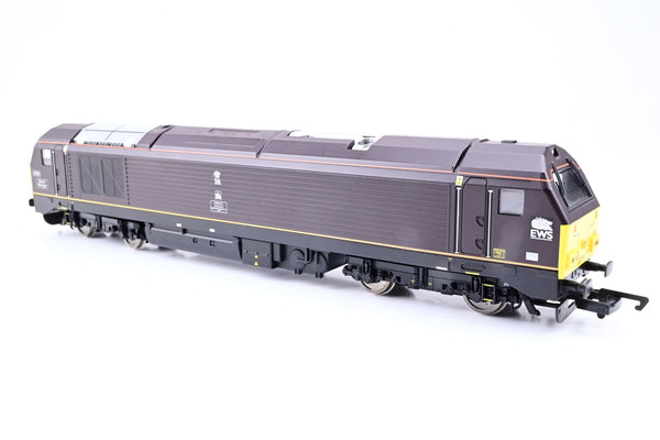 Hornby OO Gauge R2523 EWS Class 67 Locomotive Queens Messenger No.67005 - Boxed