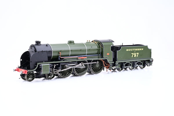 Hornby OO Gauge R1118 'The Southern Belle' Train Set w/ SR Green King Arthur Class No.797 'Sir Blamor de Ganis' + 3 Pullman Cars - Boxed