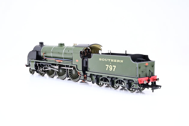Hornby OO Gauge R1118 'The Southern Belle' Train Set w/ SR Green King Arthur Class No.797 'Sir Blamor de Ganis' + 3 Pullman Cars - Boxed