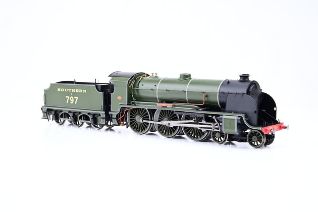 Hornby OO Gauge R1118 'The Southern Belle' Train Set w/ SR Green King Arthur Class No.797 'Sir Blamor de Ganis' + 3 Pullman Cars - Boxed