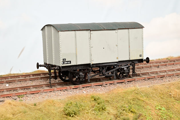 Kit Built O Gauge BR Grey 12T BR Grey Covered Goods Wagon No.B394140 - Unboxed