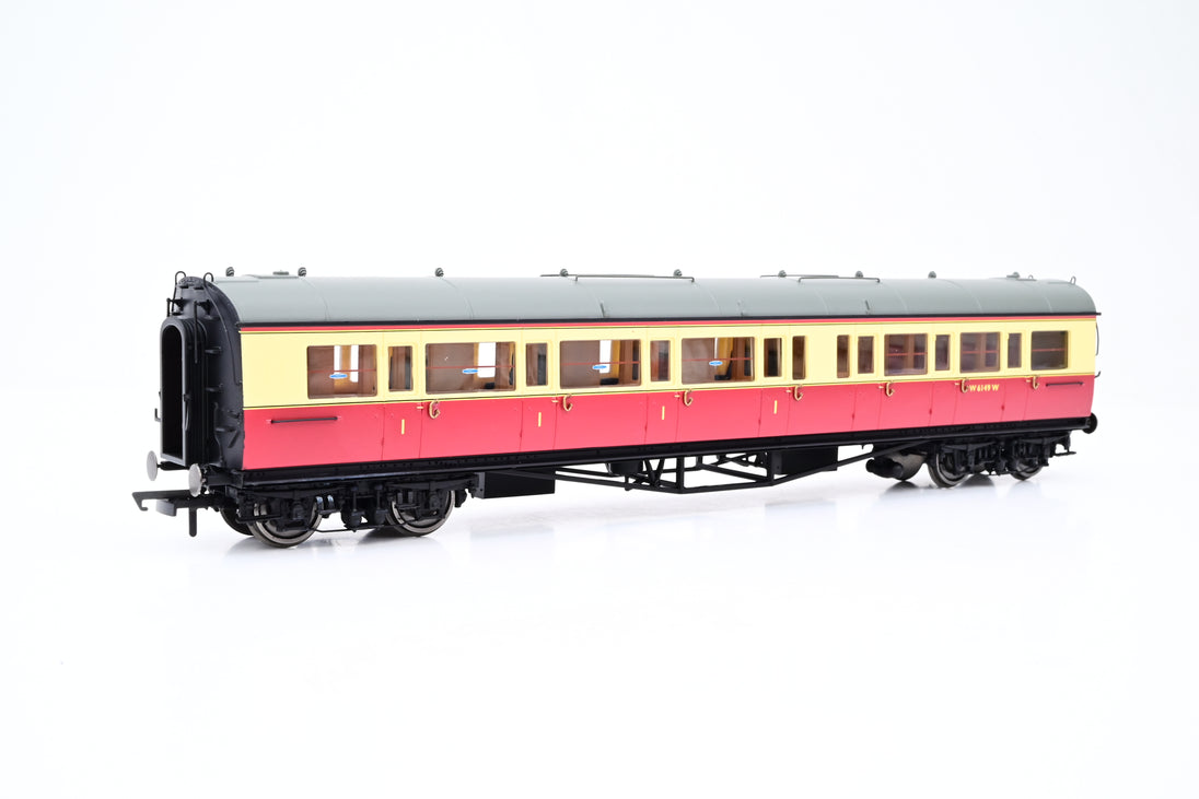 Hornby OO Gauge R40474 BR Collet Coaches Corridor Composite LH 6149