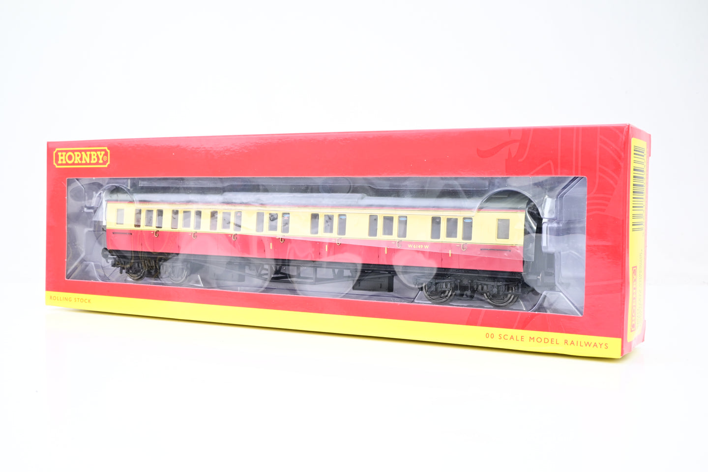 Hornby OO Gauge R40474 BR Collet Coaches Corridor Composite LH 6149