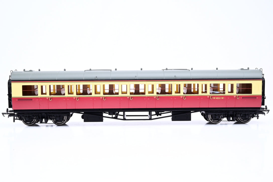 Hornby OO Gauge R40476 BR Collet Coaches Third 4551