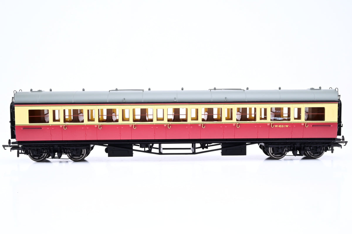 Hornby OO Gauge R40476 BR Collet Coaches Third 4551